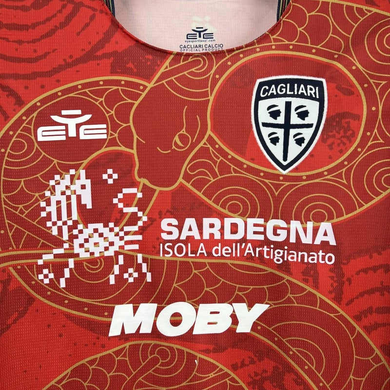 CAGLIARI CALCIO EDICIÓN ESPECIAL SERPIENTE 24/25 HOMBRE
